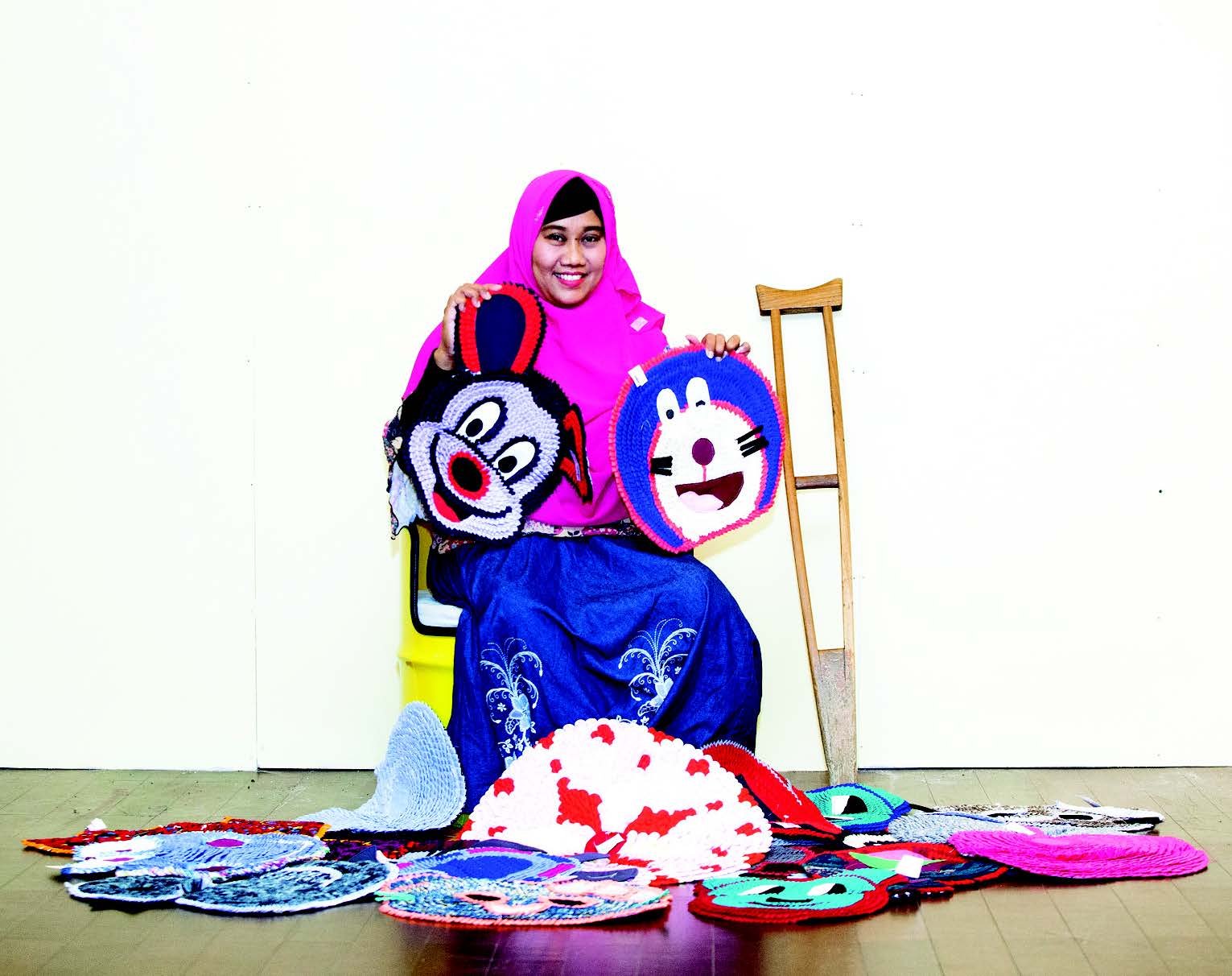 Irma Suryati Berkah Merajut Kain Perca