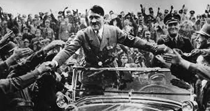 1933: Kepemimpinan Hitler Dimulai