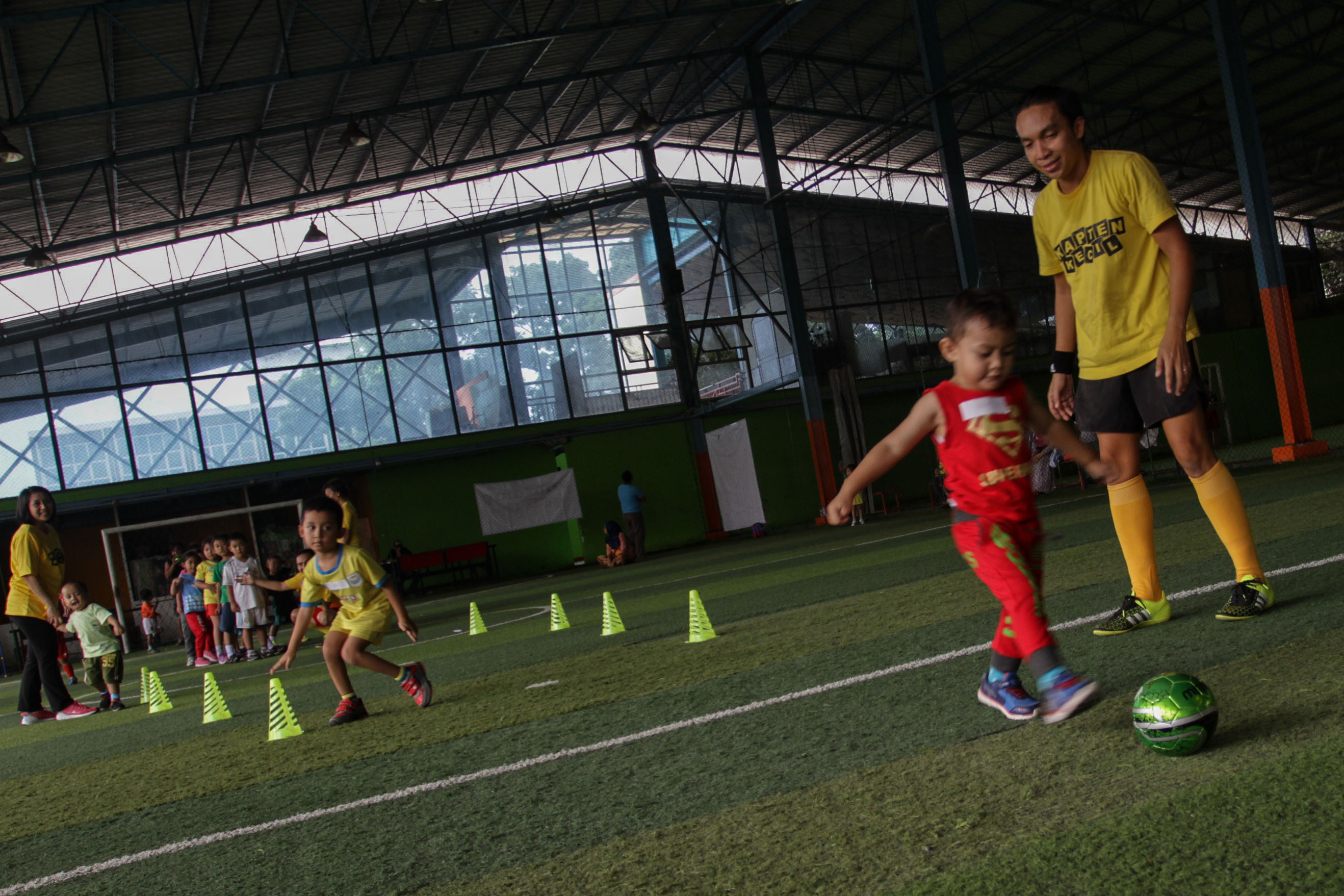 Suasana sekolah bola Kapten Kecil Lubang Buaya