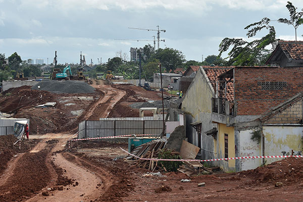 Pembangunan ruas tol.