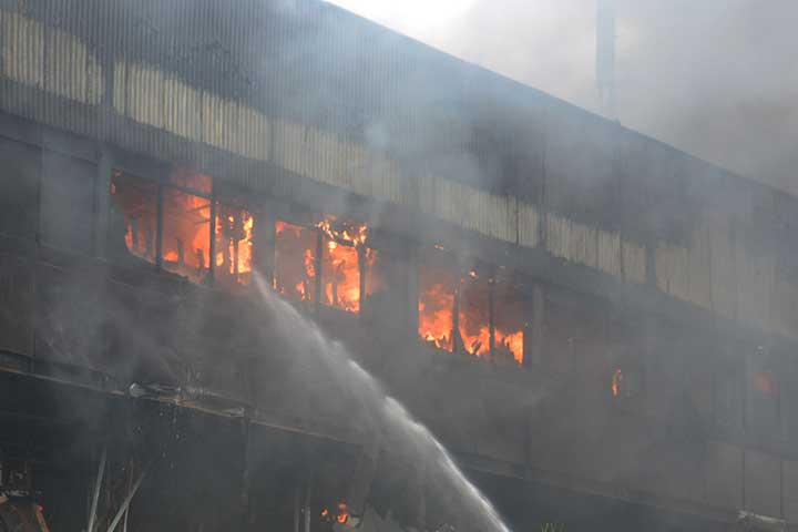Mal Borobudur dan Pasar Banjarsari Pekalongan Terbakar