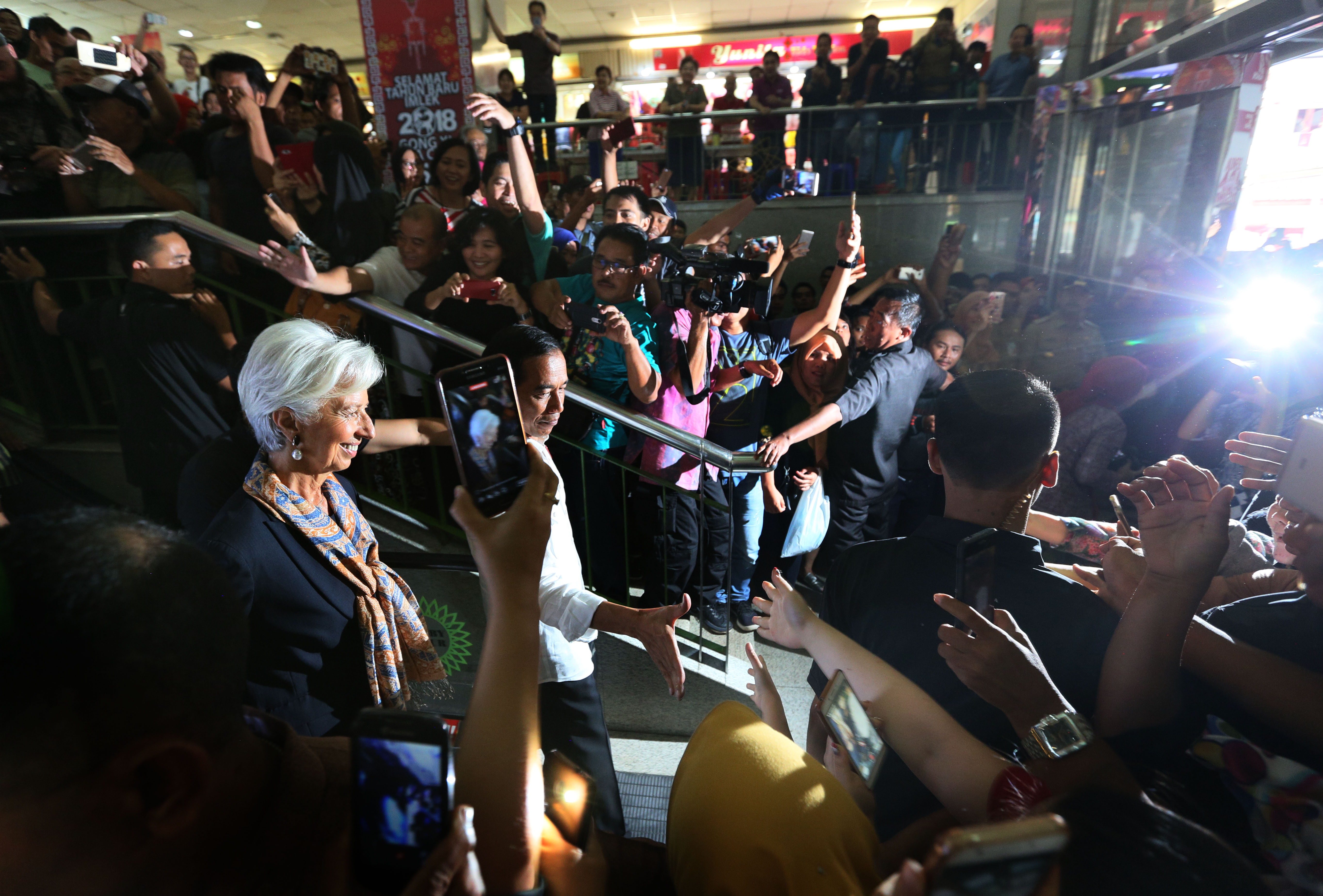 PRESIDEN Joko Widodo mengajak Managing Director IMF Christine Lagarde untuk 