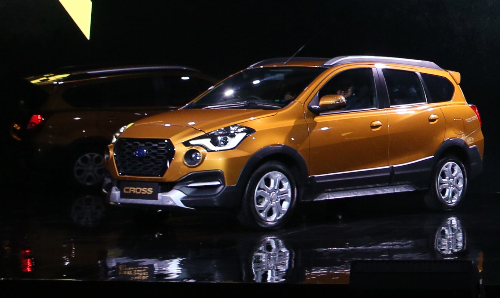 Datsun Cross mulai resmi dipasarkan di Indonesia