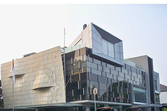 Lexus Gallery Dikunjungi Miss Universe