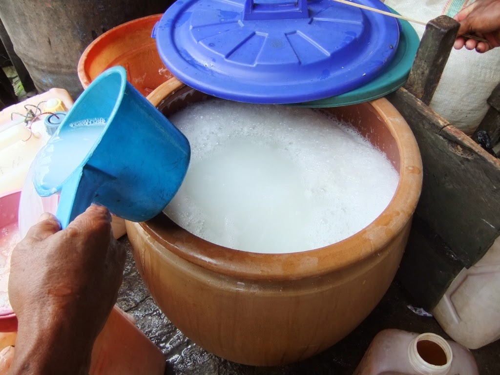 Minum Tuak Sambil Margitar di Medan