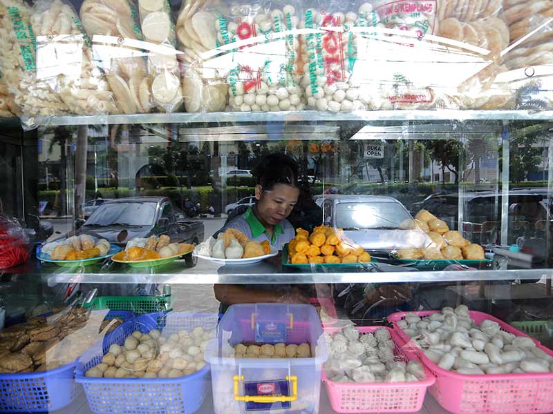 Pengusaha Pempek Keluhkan Minimnya Ikan Gabus