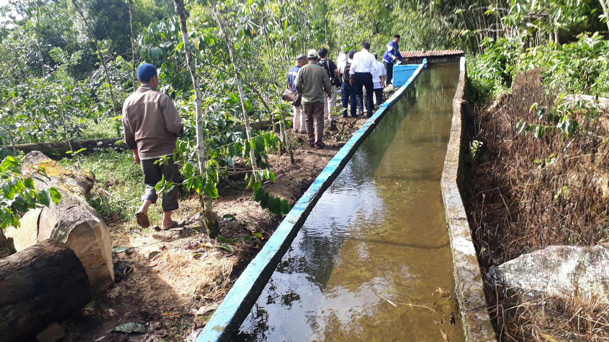Penampungan air yang merupakan sumber air yang digunakan sebagai tenaga listrik dengan menggunakan inovasi mikrohidro (pembangkit listrik tenaga mikrohidro/PLTMH) di Kampung Kayu Biranga, Kelurahan Borong Rappoa, Kecamatan Kindang, Kabupaten Bulukumba, Sul