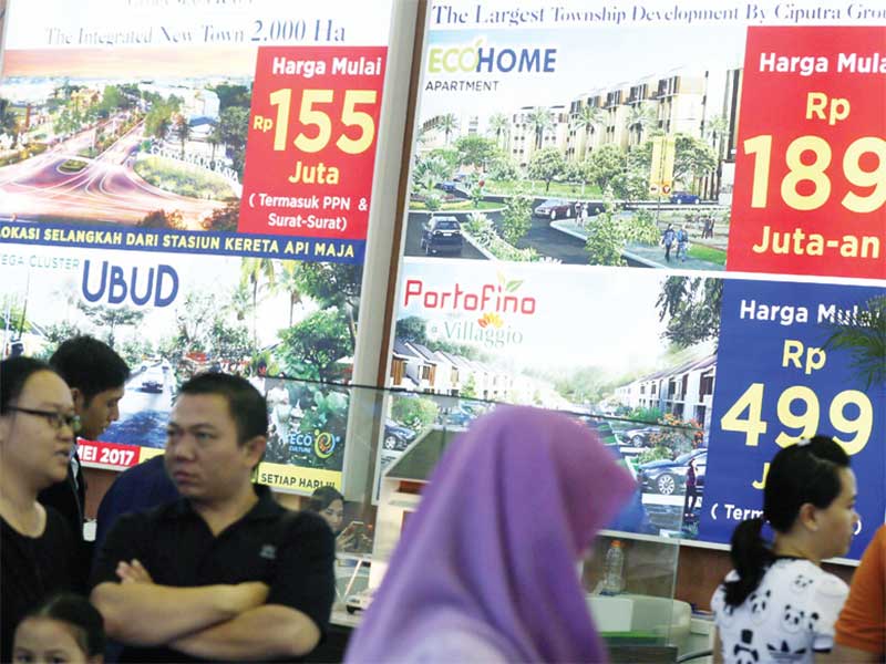 Pengunjung memadati area pameran properti di Jakarta beberapa waktu lalu