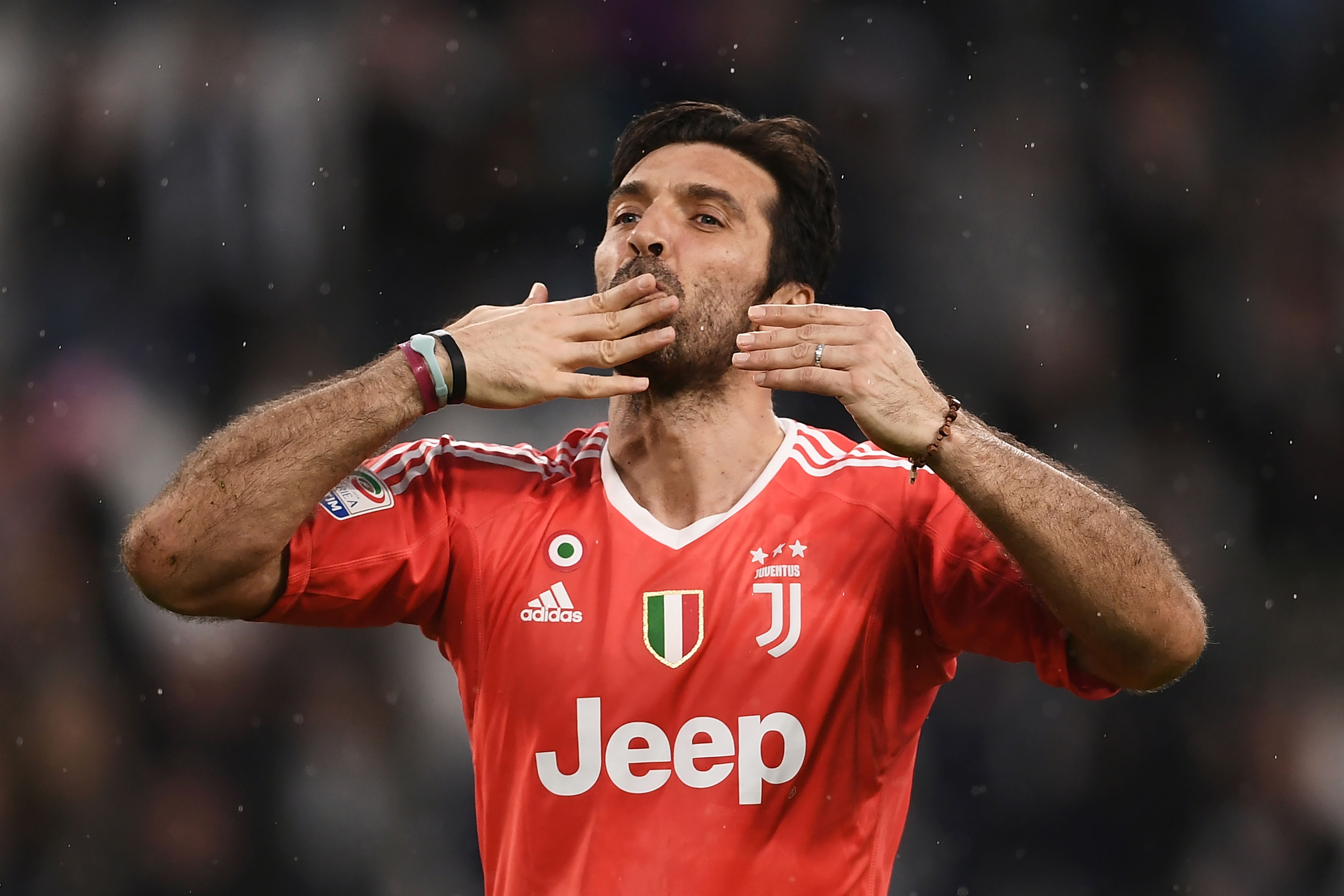 Buffon Konfirmasi Tinggalkan Juventus