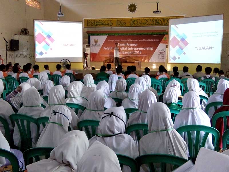 Peluncuran Santripreneur di Pondok Pesantren Persatuan Islam (Persis) 67 Benda, Kecamatan Cipedes, Kota Tasikmalaya