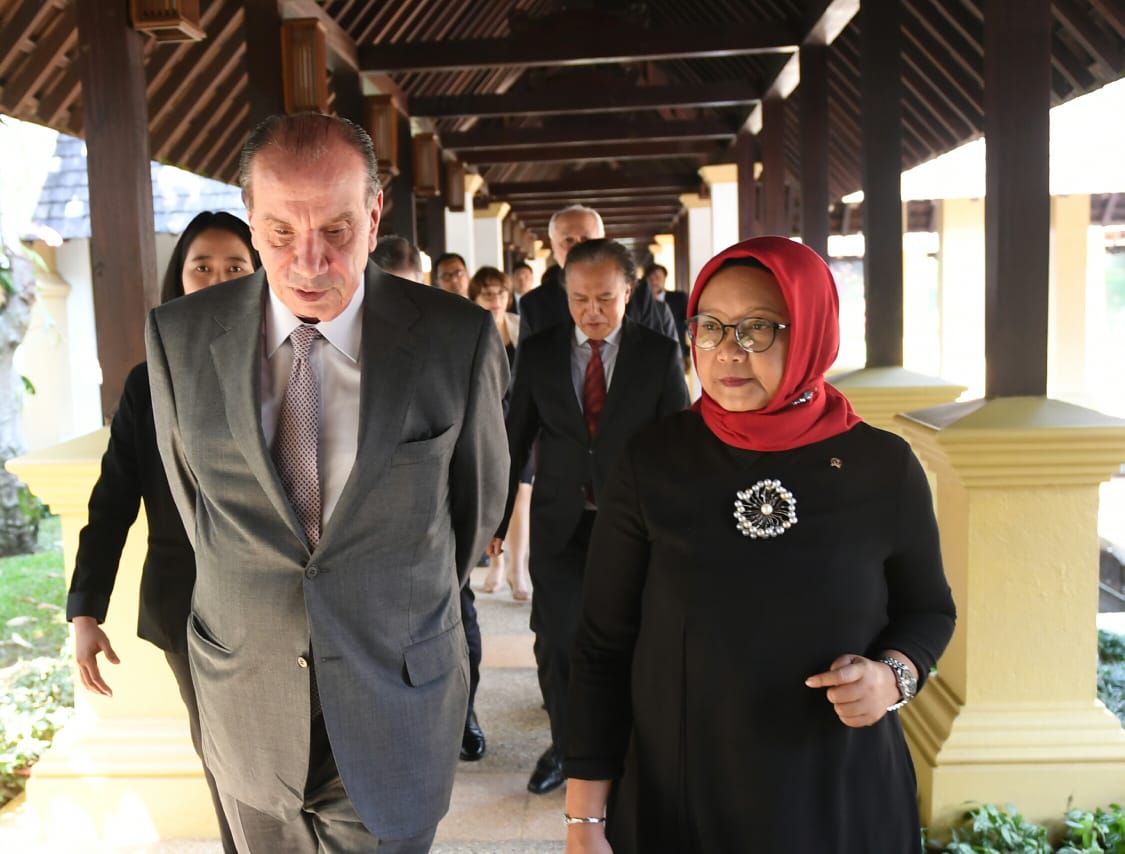 Menteri Luar Negeri Republik Federasi Brasil, Aloysio Nunes Ferreira, dan Menlu RI Retno LP Marsudi mengadakan pertemuan bilateral, di Bogor, Jawa Barat, Jumat (11/5).