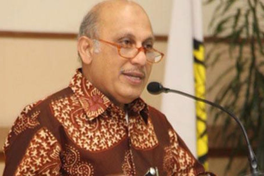 Direktur Teknik dan Lingkungan Ketenagalistrikan Munir Ahmad