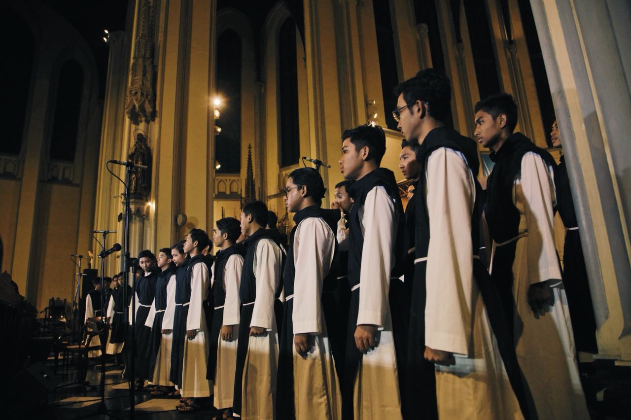 Paduan Suara Seminari Mertoyudan Canis Choir Tampil di Usmar Ismail Hall, Jakarta, Senin (11/6)