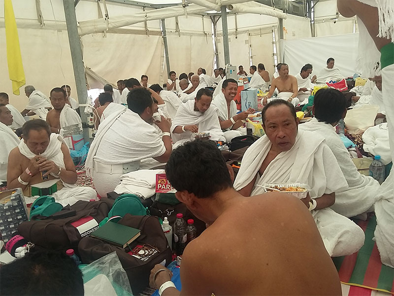 Jamaah Haji Indonesia di pemondokan di Mina
