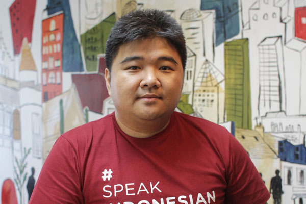 Tomy Yunus Belajar Bahasa tanpa Kendala Jarak