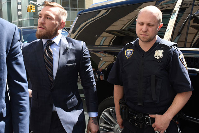 Conor McGregor Santai Hadapi Sidang