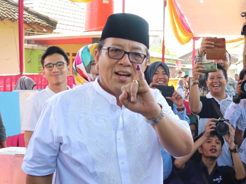 Caslon Gubernur Lampung Arinal Djunaidi 