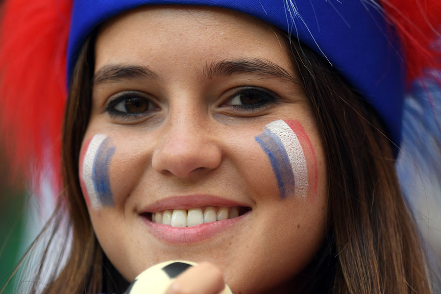 FIFA Minta Televisi tidak Zoom-In Pendukung Perempuan