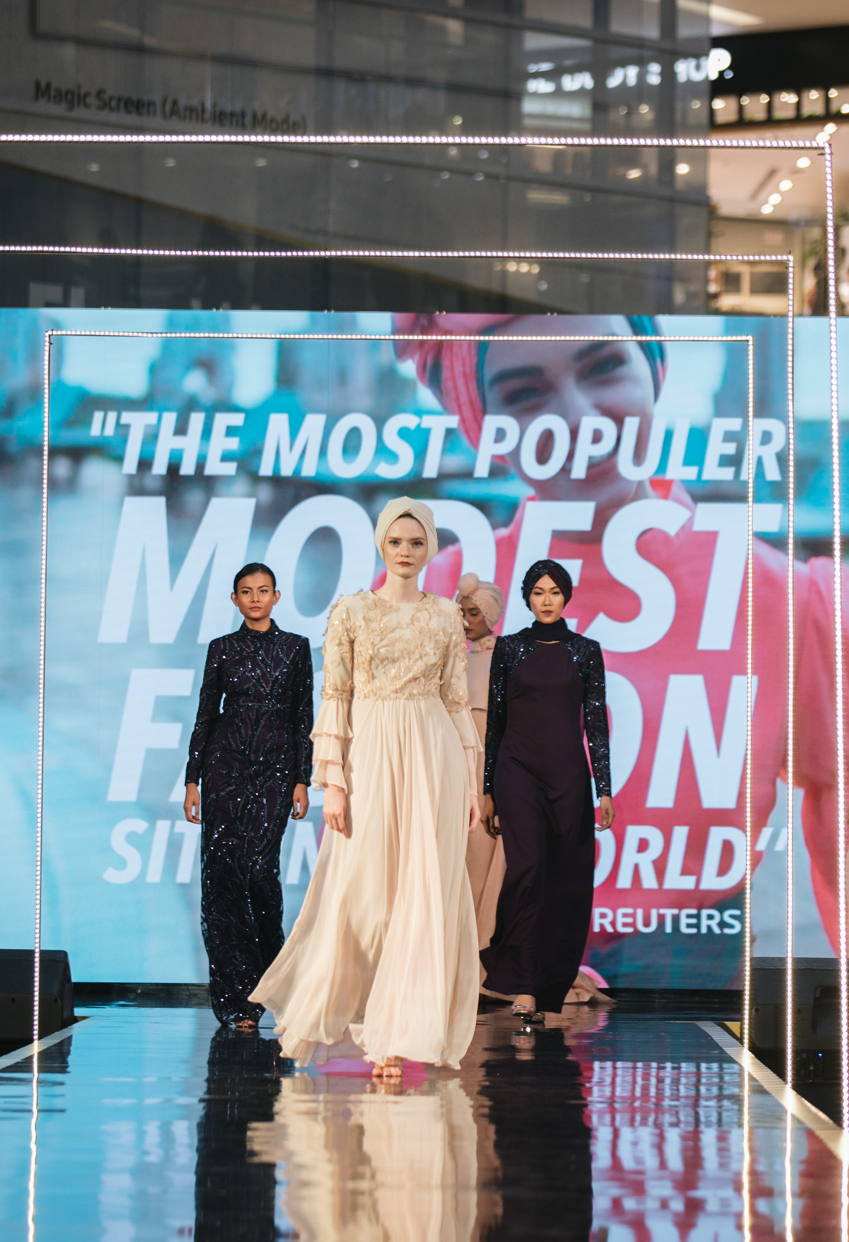 Jakarta Modest Fashion Week diselenggarakan di Gandaria City, Jakarta, selama empat hari hingga Minggu, 29 Juli 2018.