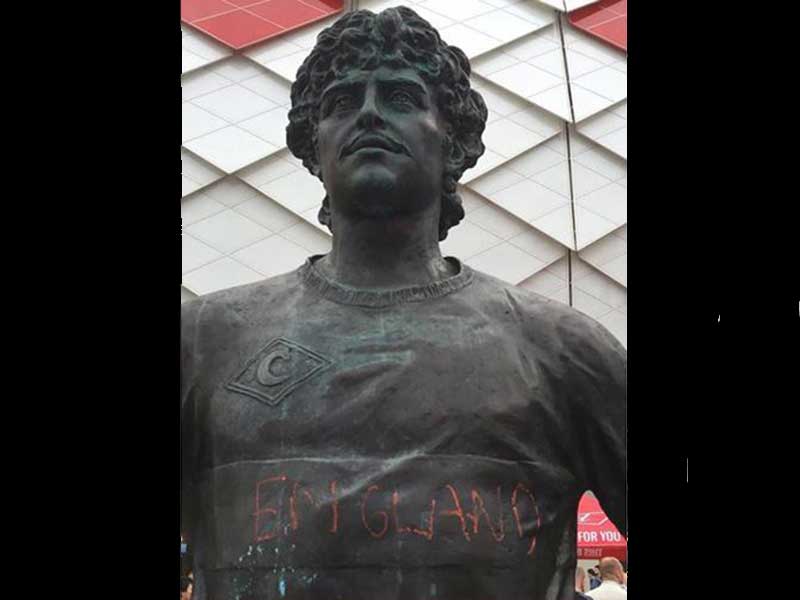 patung pemain sepak bola legendaris Uni Soviet, Fyodor Cherenkov