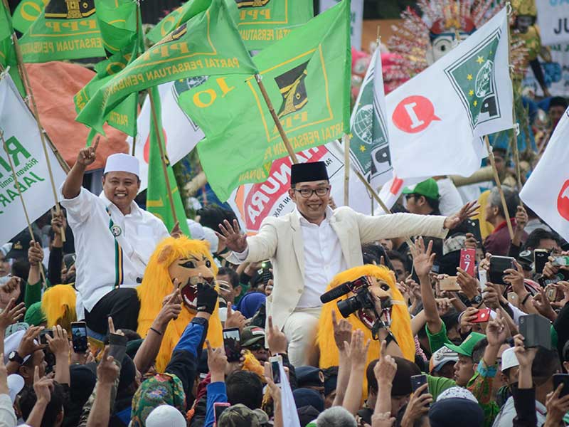 Pasangan pemenang pada Pemilihan Gubernur dan Wakil Gubernur Jawa Barat Tahun 2018 M Ridwan Kamil-Uu Ruzhanul Ulum 