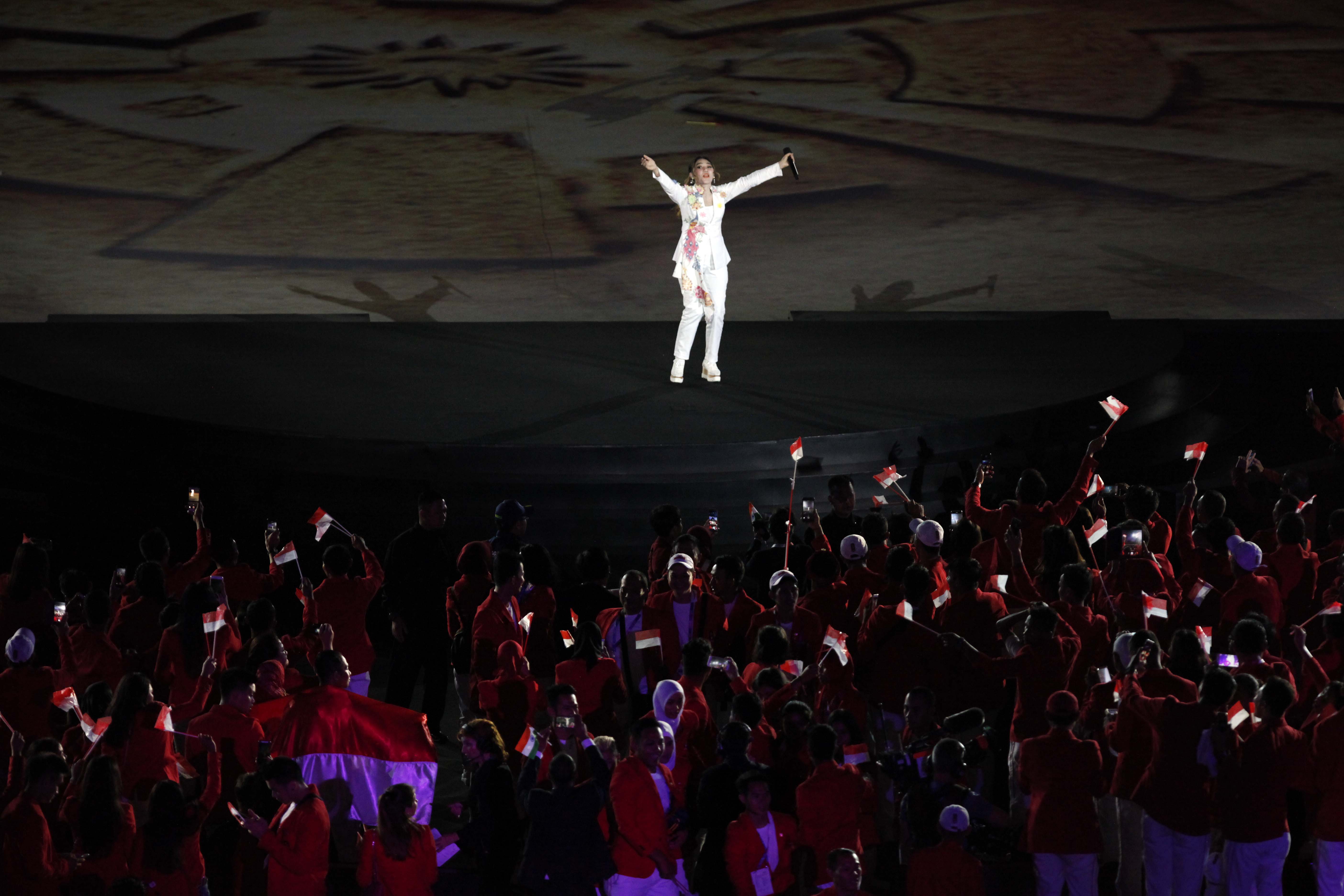 Via Vallen Meraih Bintang Sukses ke Puncak Itunes