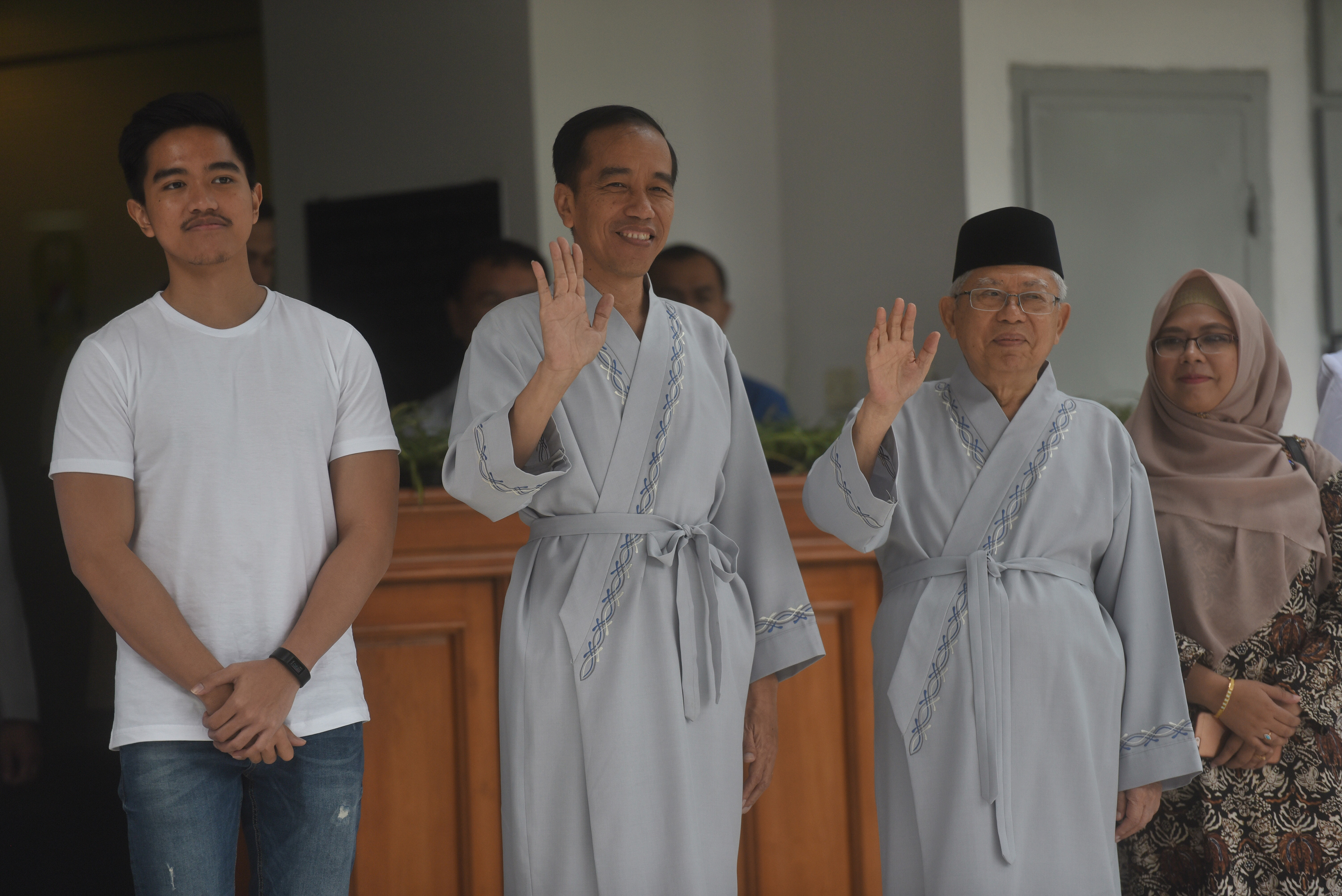 Bakal capres cawapres Pilpres 2019, Joko Widodo (kedua kiri) dan Ma