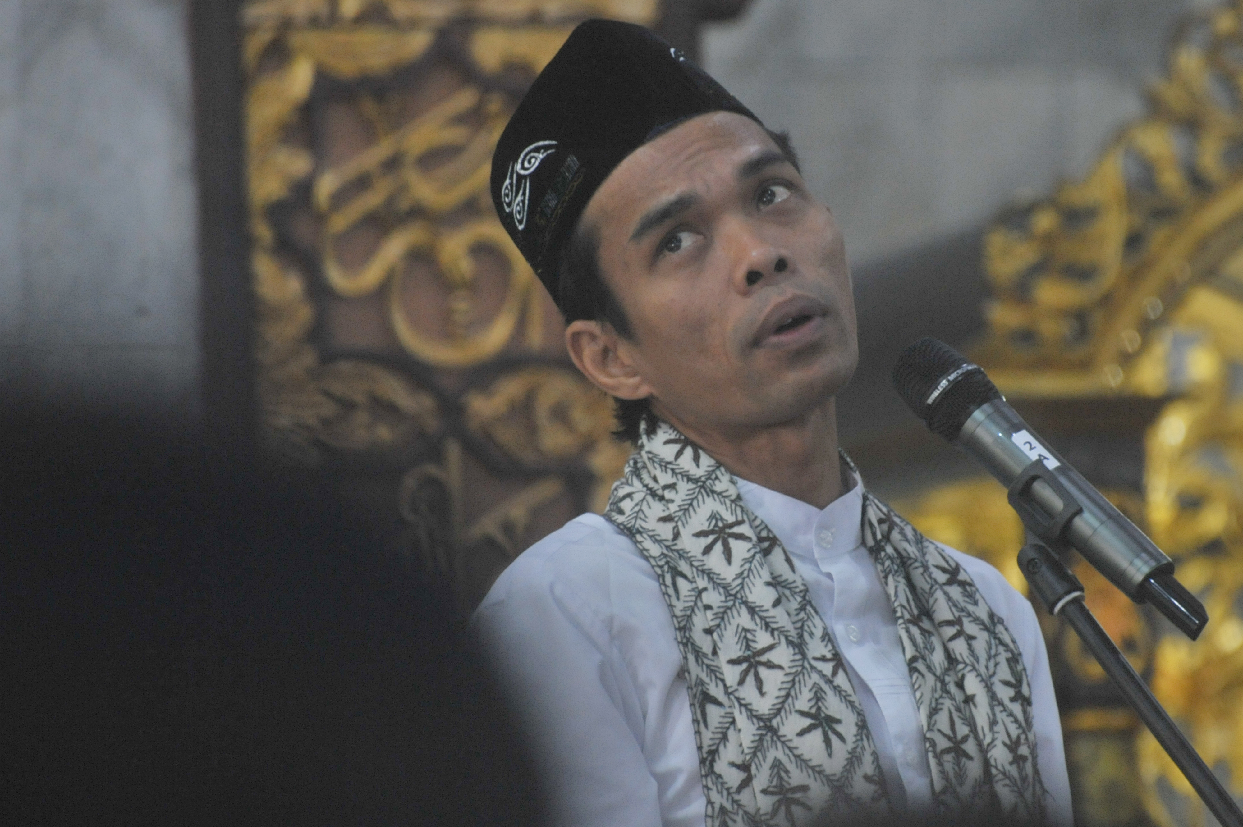  Ustadz Abdul Somad 