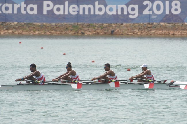 Tim dayung Indonesia di kelas empat putra 