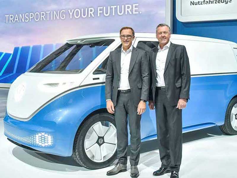 Volkswagen mengenalkan van konsep I.D. Buzz di pameran kendaraan komersial IAA di Hanover, Jerman, Rabu (19/9/2018) waktu setempat 