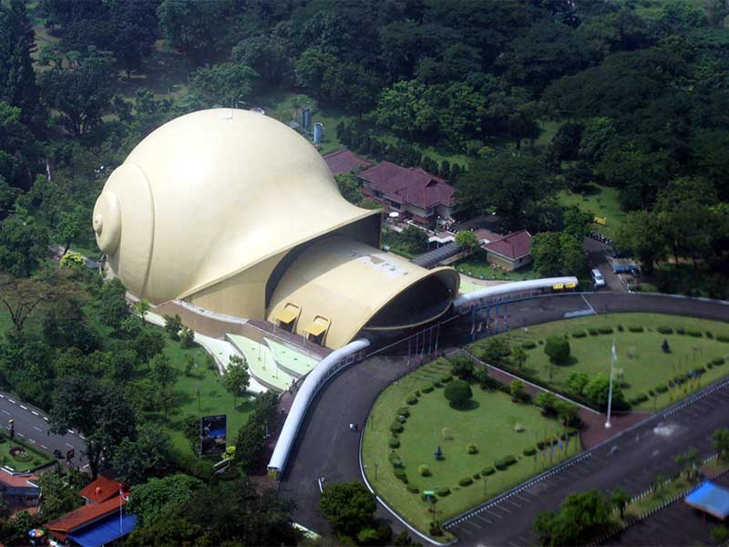 Teater Imax Keong Emas Gunakan Teknologi Proyektor Teranyar