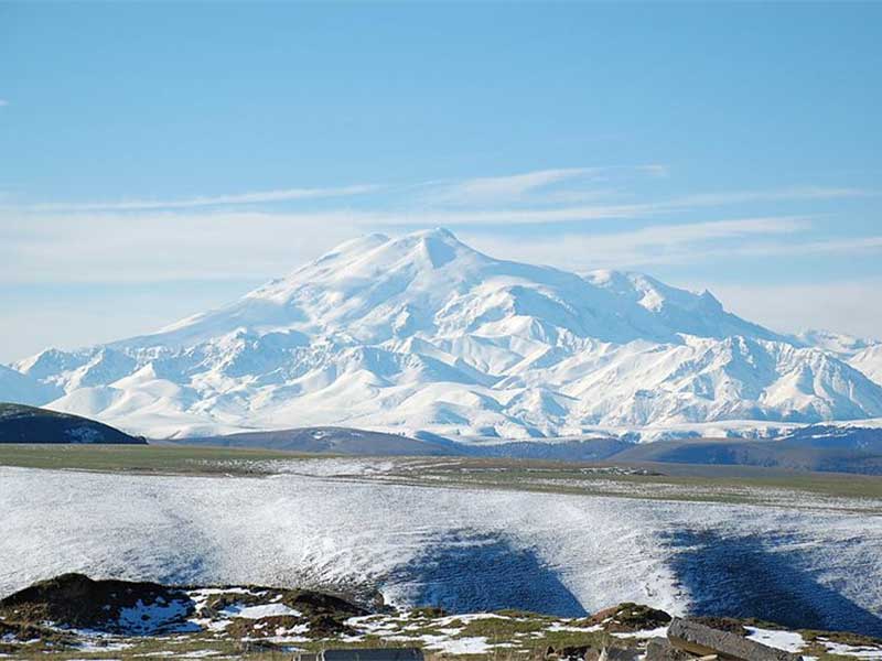 Usai Jayawijaya dan Kilimanjaro, Dua Mahasiswa Unsri Capai Puncak Elbrus