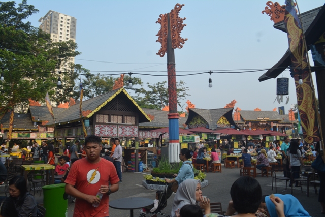  Festival Kuliner Serpong 2018 bertema Pesona Bumi Borneo, digelar di pada 16 Agustus hingga 16 September di Summarecon Mal Serpong (SMS), Tangerang Selatan, Banten. 