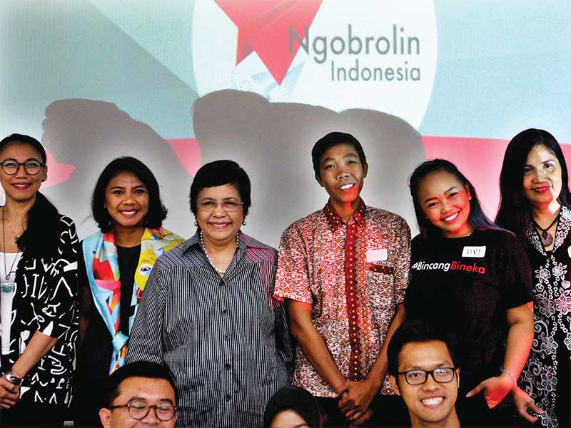 Para narasumber (dari kiri) Aktivis Perempuan Tunggal Pawestri, Anggota DPR Irine Yusiana Roba, perwakilan dari Perempuan Peduli Kebinekaan/Keadilan Kartini Sjahrir, Pengajar dan Pemenang Indonesia MDG Award 2014 Dian Misastra, Anindya Restuviani dari Ngob