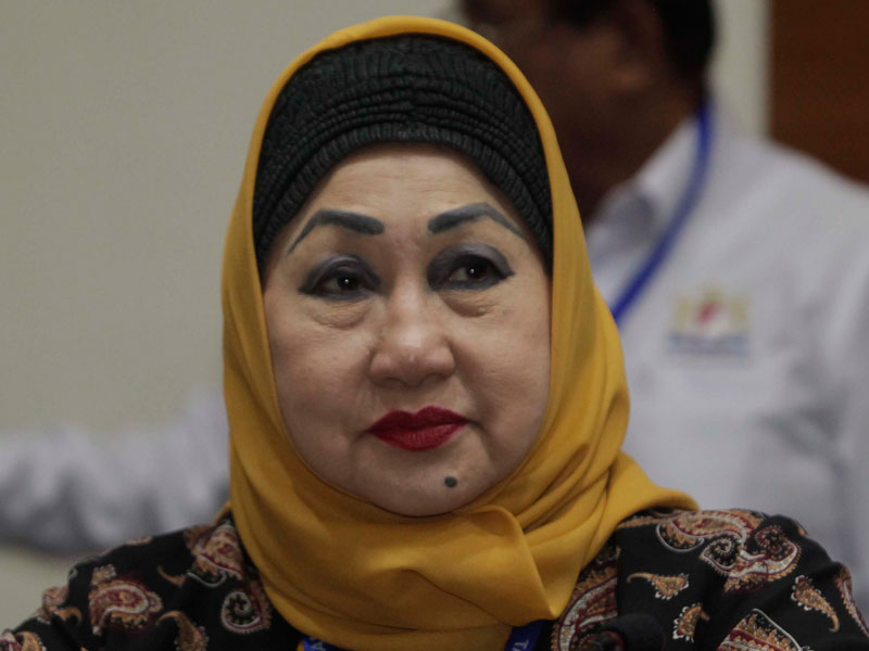 Dewi Motik Sehat dengan Berpikir Positif