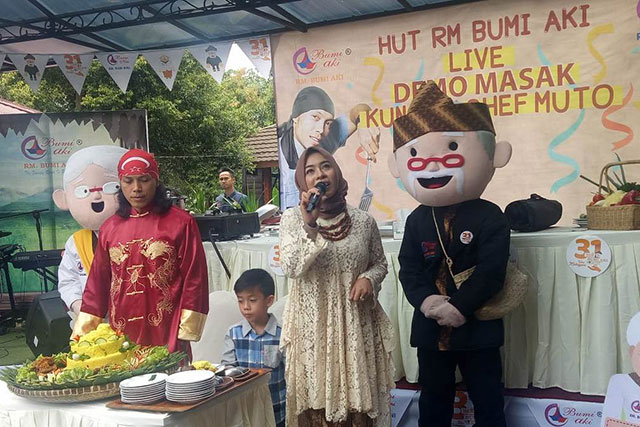Rayakan HUT Ke-31, RM Bumi Aki Apresiasi Pelanggan dan Karyawan