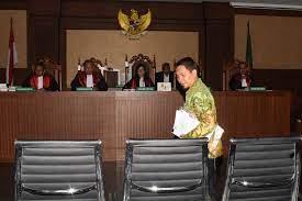 Ajudan Bupati Bener Meriah Benarkan Serahkan Uang Untuk Irwandi Yusuf