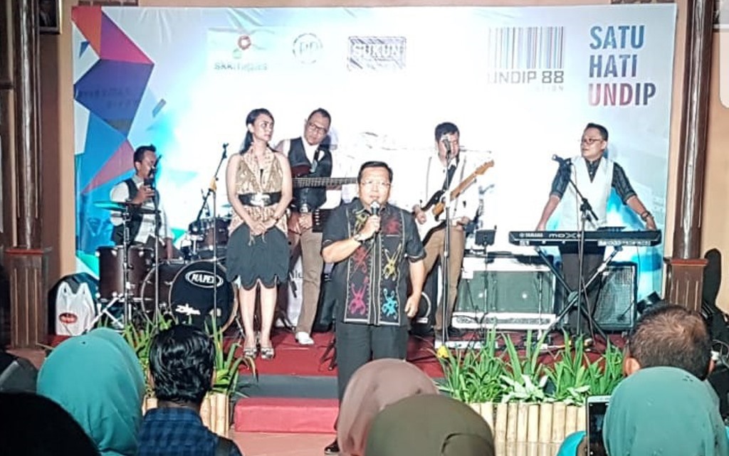 Wakil Ketua DPD RI Ahmad Muqowam 