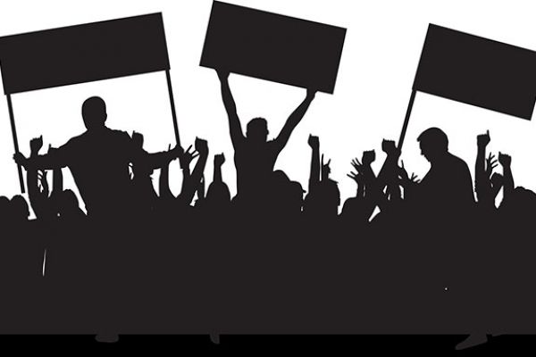 Tembok Pemutus Akses Dibongkar Warga