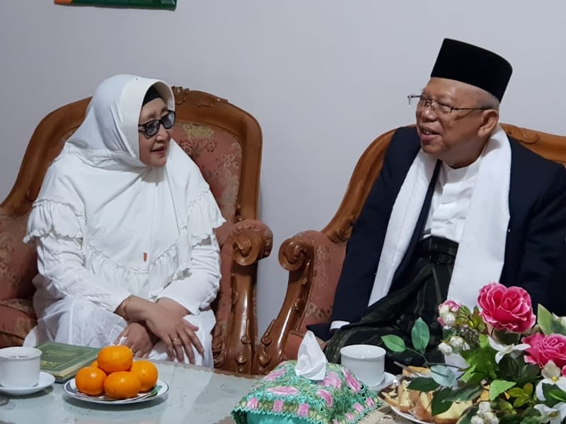 KH Ma'ruf Amin mengunjungi Ibu Nyai Ida Zainal Abidin di Pondok Pesantren Krapyak.