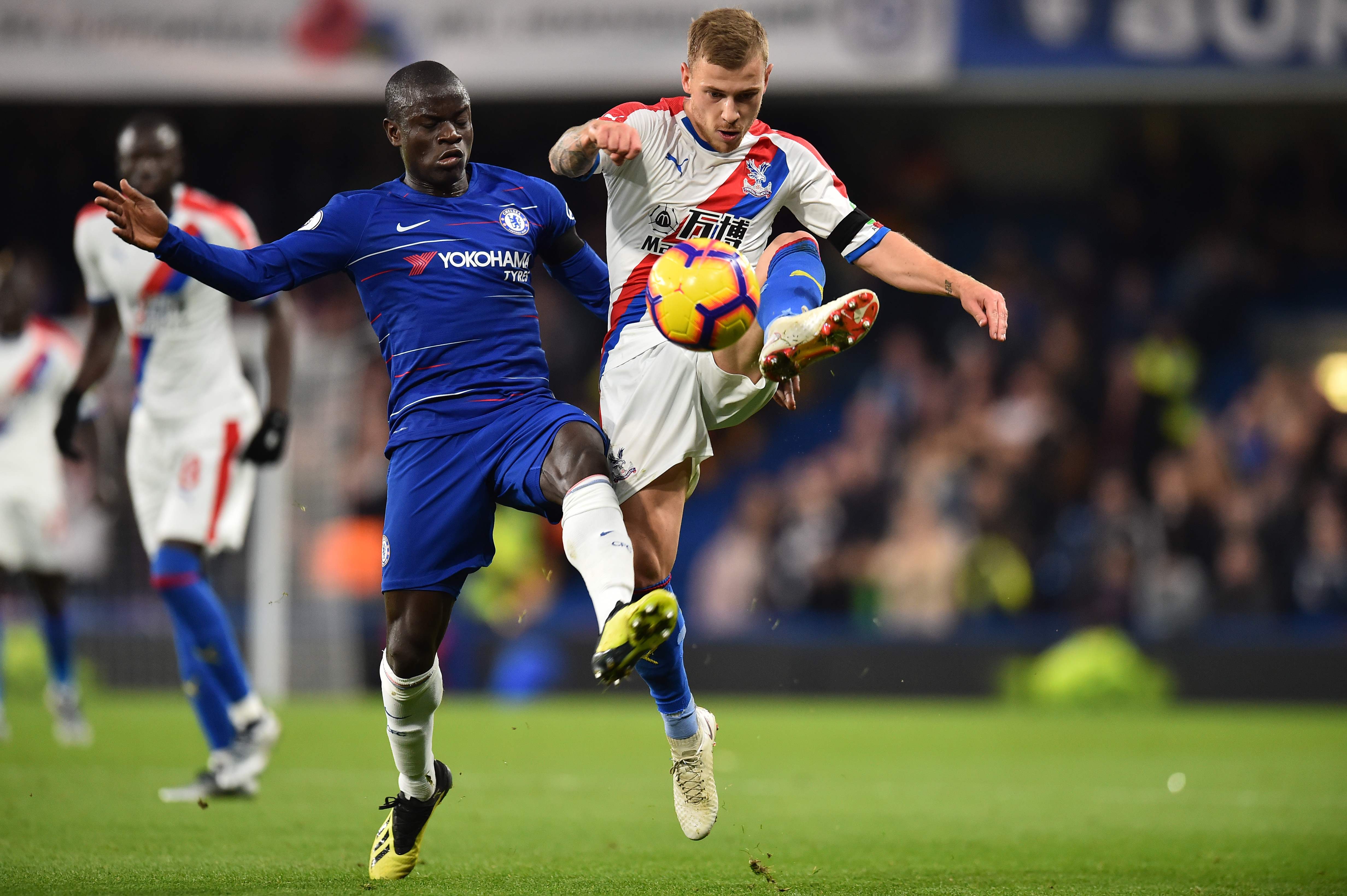 N'Golo Kante (kiri)