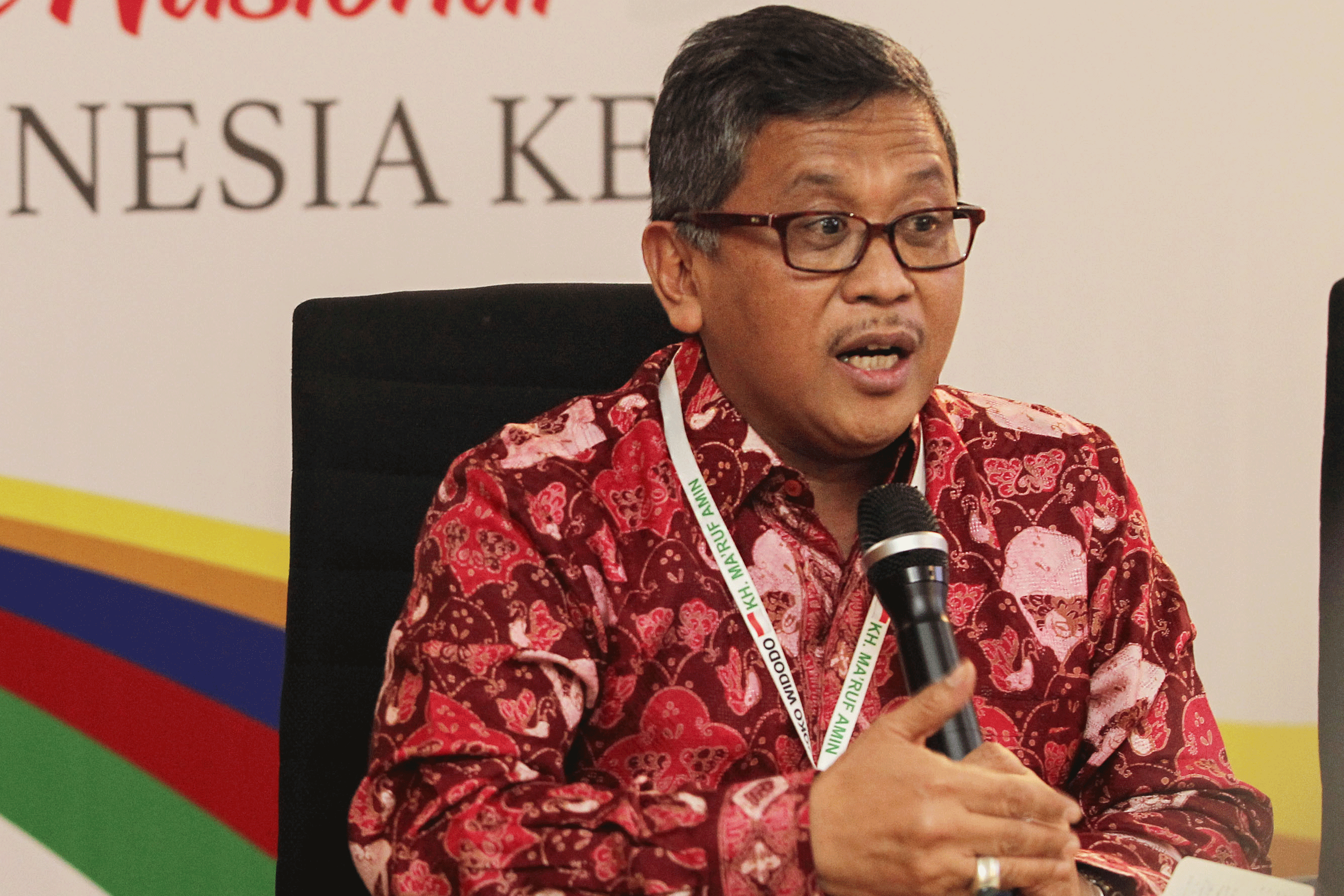 APK 'Raja Jokowi', Hasto: Ada yang Coba Mendiskreditkan Jokowi dan PDIP