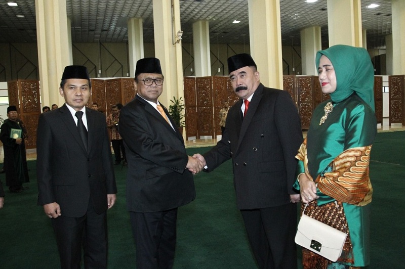 Ketua DPD RI Oesman Sapta Odang melantik beberapa pejabat baru kesekretariatan 