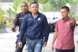 Uang Suap untuk Amankan Kasus Istri