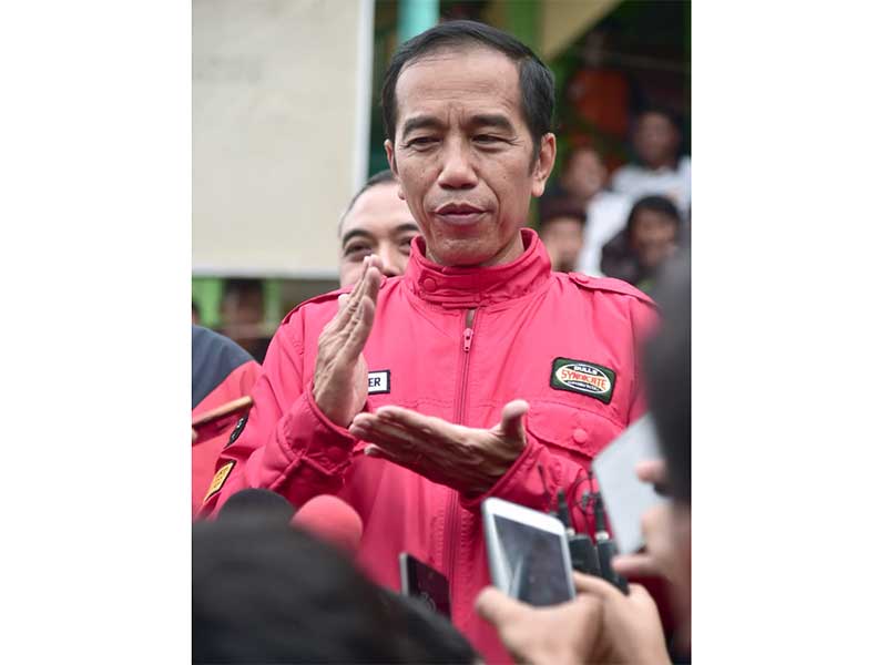 Presiden Joko Widodo blusukan ke pasar tradisional Pasar Anyar, Kota Tangerang, Provinsi Banten (4/11/2018)