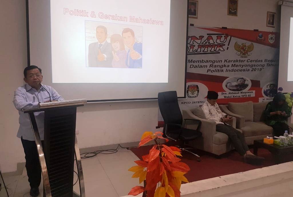 Wakil Ketua DPD RI Ahmad Muqowam 