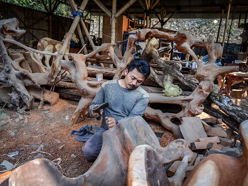 Pengerajin furniture kayu 