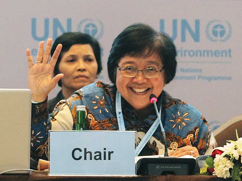 Menteri Lingkungan Hidup dan Kehutanan Siti Nurbaya menyampaikan salam perpisahan seusai menutup pertemuan internasional The 4th Intergovernmental Review Meeting on the Implementation of the Global Programme of Action for the Protection of the Marine Envir