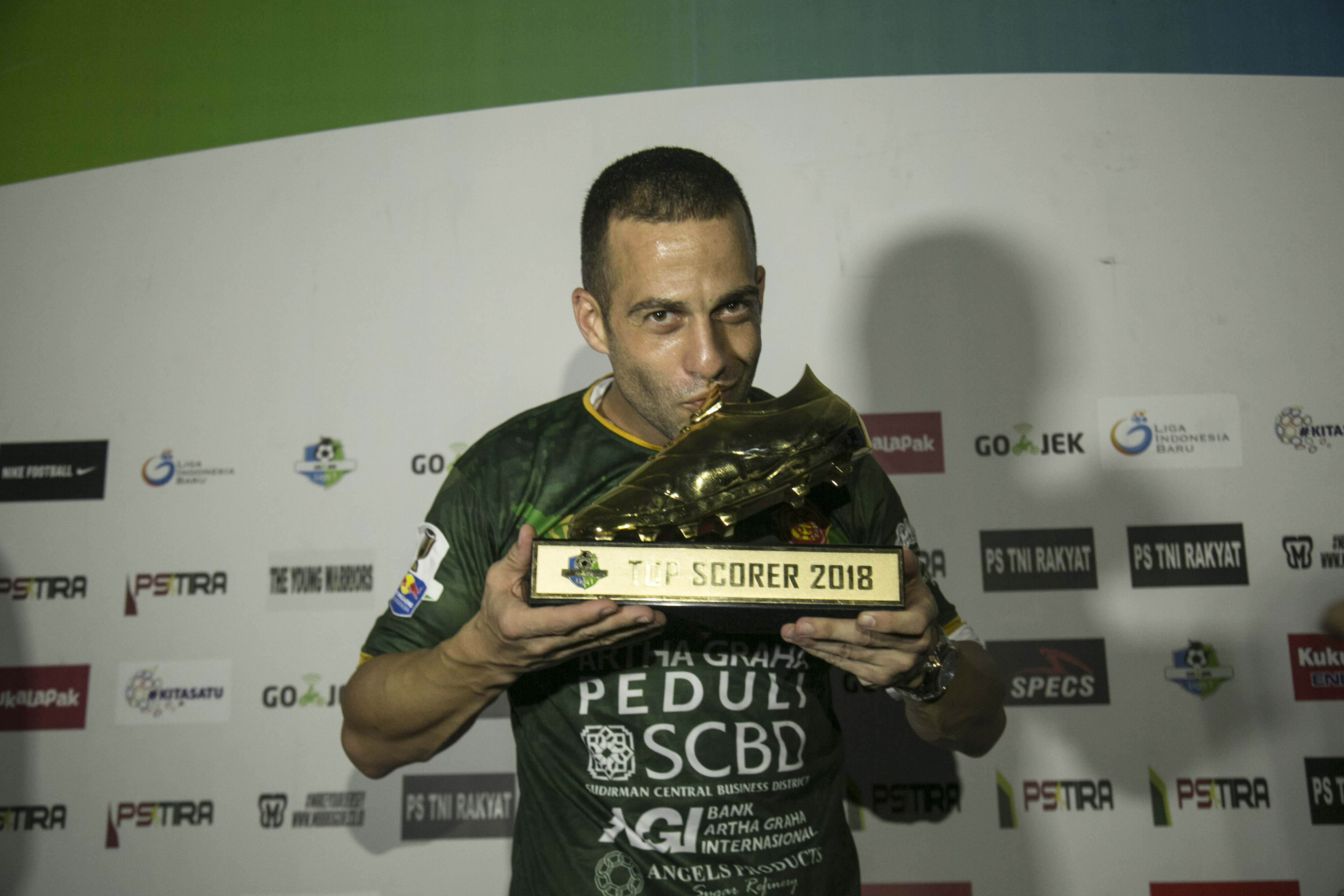 Rakic Terima Trofi Sepatu Emas Liga 1