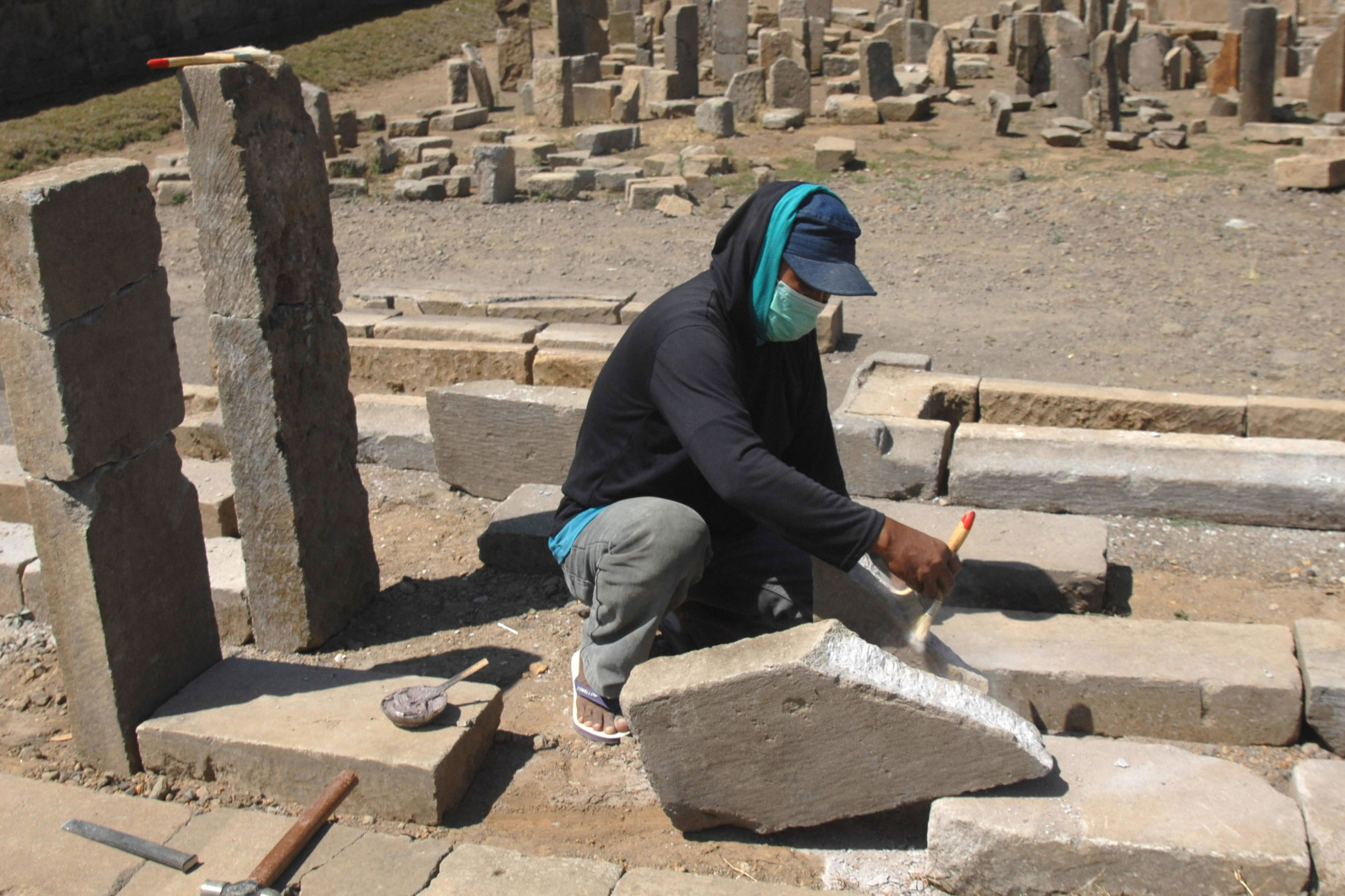 Sisa Bangunan Abad IX Ditemukan di Situs Liyangan